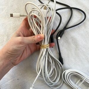 Set of 5 USB-C Cables & Beats Headphones Case